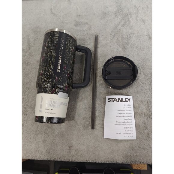 STANLEY x CALIA EXCLUSIVE 30oz/.88 L FlowState Quencher H2.0 Tumbler Blk Serpent - Picture 9 of 9
